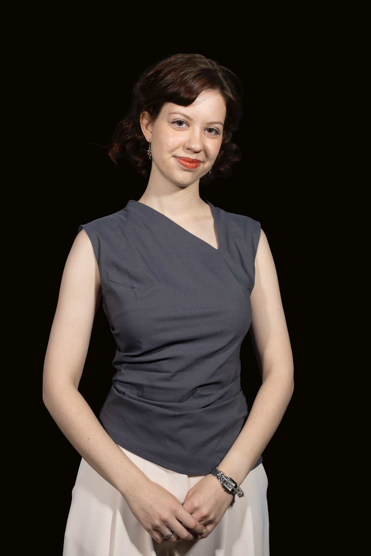 Portrait de Alicia Roch, habilleuse et assistante costumes
